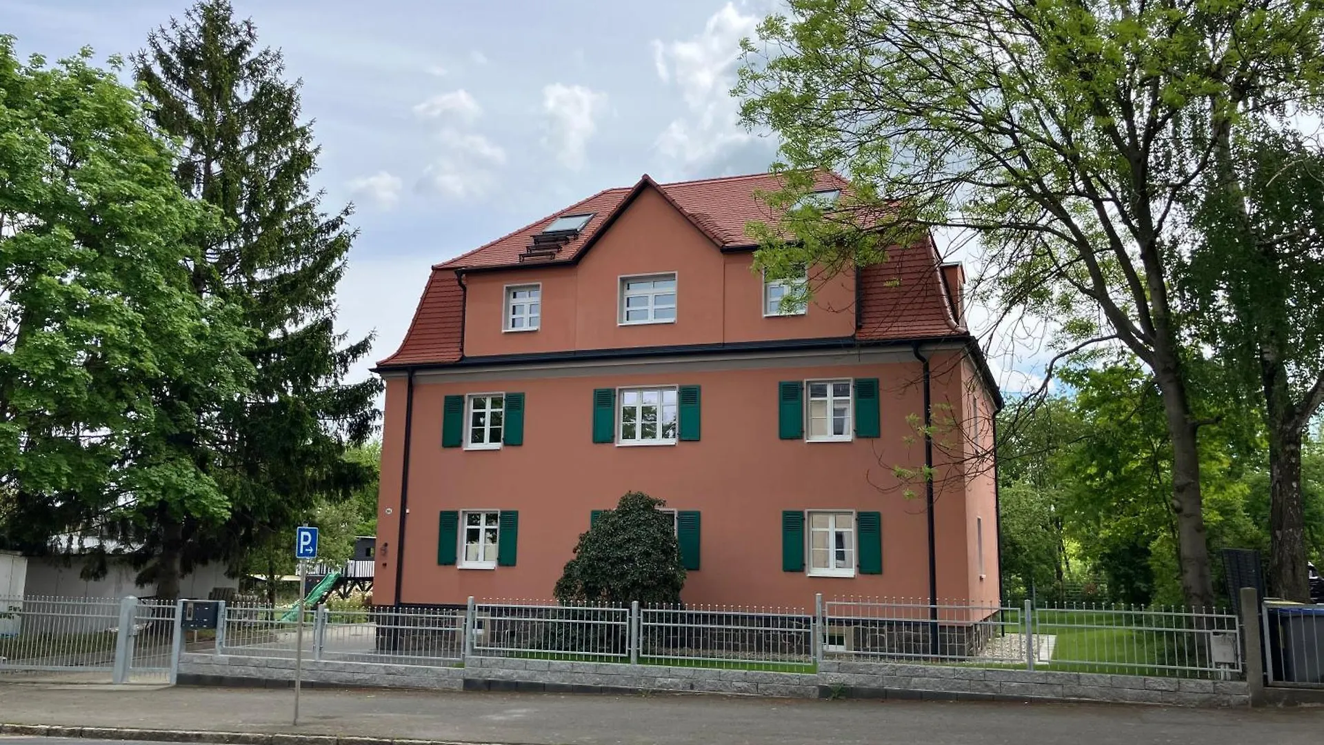 Apartment-Haus Landeskrone Drezda Apartman